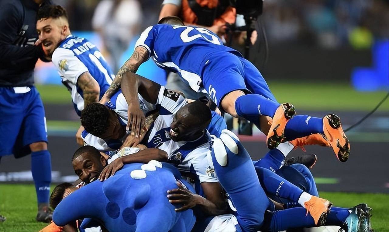 转折点！波尔图扳平良机；欧超杯集结日攻防权衡；话题不断；团队化学反应显著的简单介绍