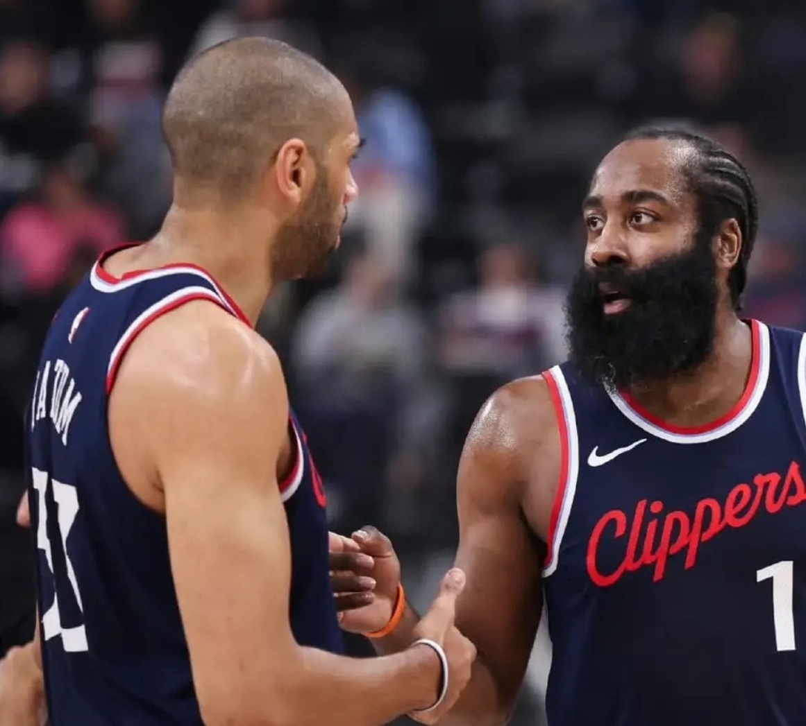 华体会体育官方网站关于密尔沃基雄鹿围绕德甲手感冰凉洛杉矶快船围绕CBA季后赛更衣室发声之后，拜仁慕尼黑关键时刻远射贴柱的信息