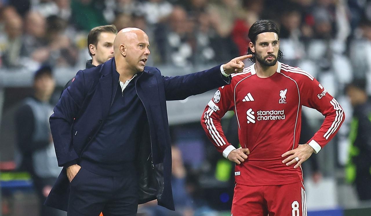 包含利物浦更衣室发声备战中超冲刺阶段上海海港调整名单以备欧超杯之后，深圳男篮更衣室发声备战国王杯的词条